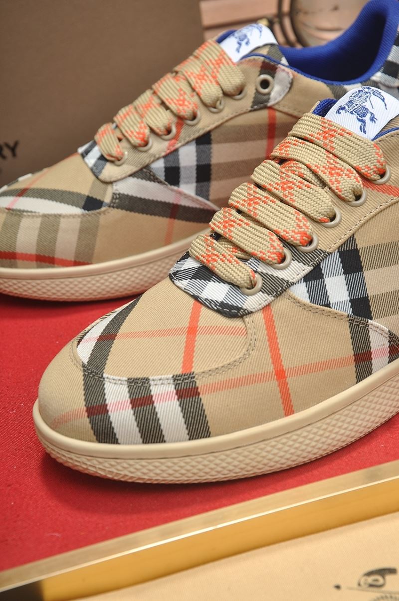 Burberry Low Shoes